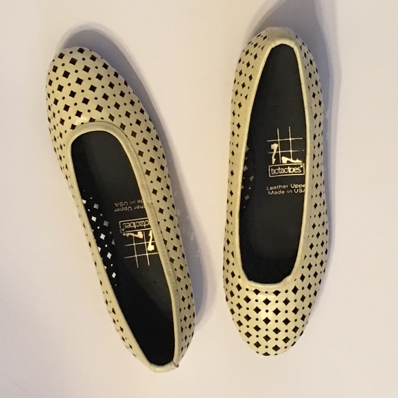 Yellow Leather Flats Slip On Almond Toe New Wide - Picture 6 of 16